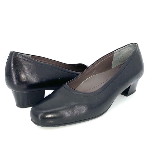 SAS Black Soft Leather Pump With Low Block Heel Size 8 Narrow Comfortable - Picture 1 of 8